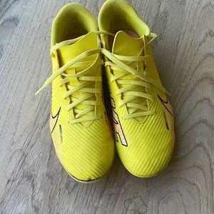 Nike Mercurial cleats, yellow - Boys 6.5